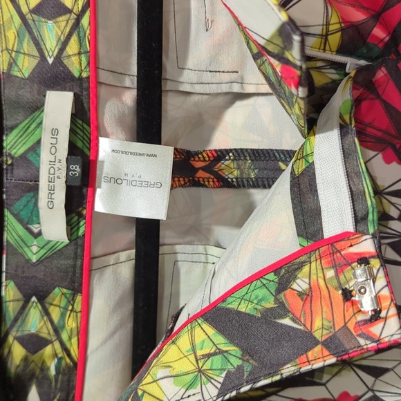 Capris Pants - Picture 3 of 3